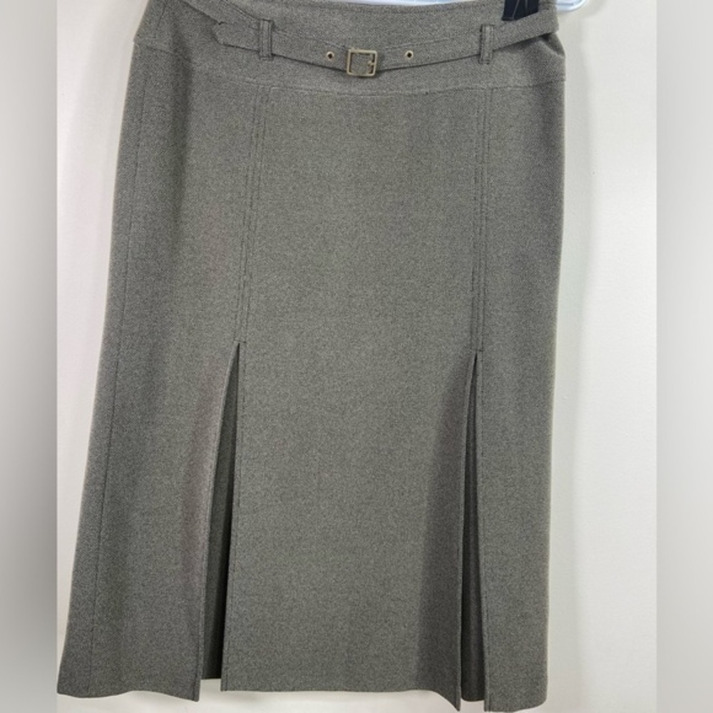 Classic Elegance: Pre-Loved Gerry Weber Skirt - Size 8,  Olive